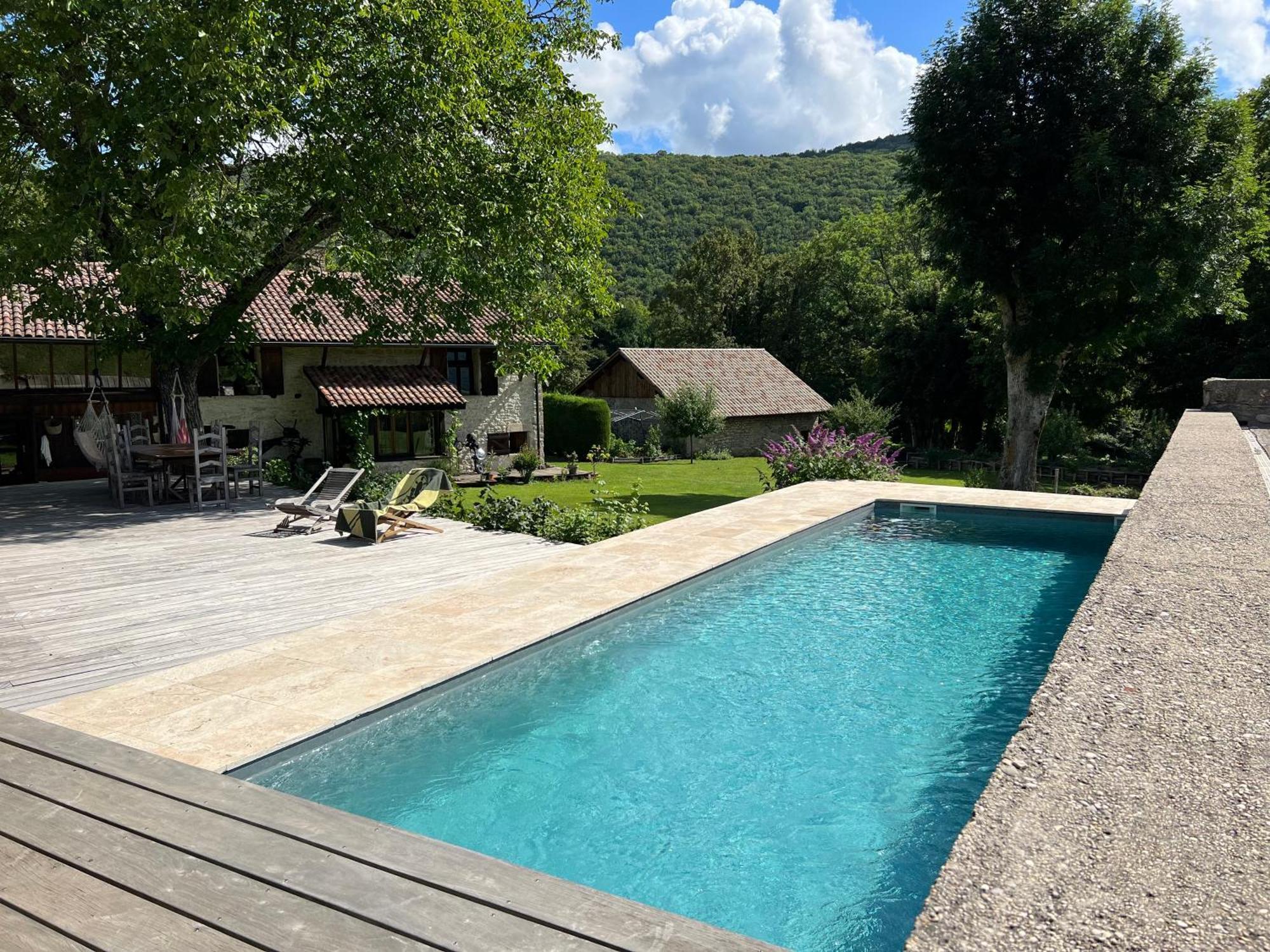 Les Granges De L'Eblouaz Bed and Breakfast Saint-Rambert-en-Bugey Exteriör bild